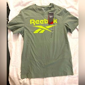 Medium men’s green Reebok t shirt. Brand new still has the tags.